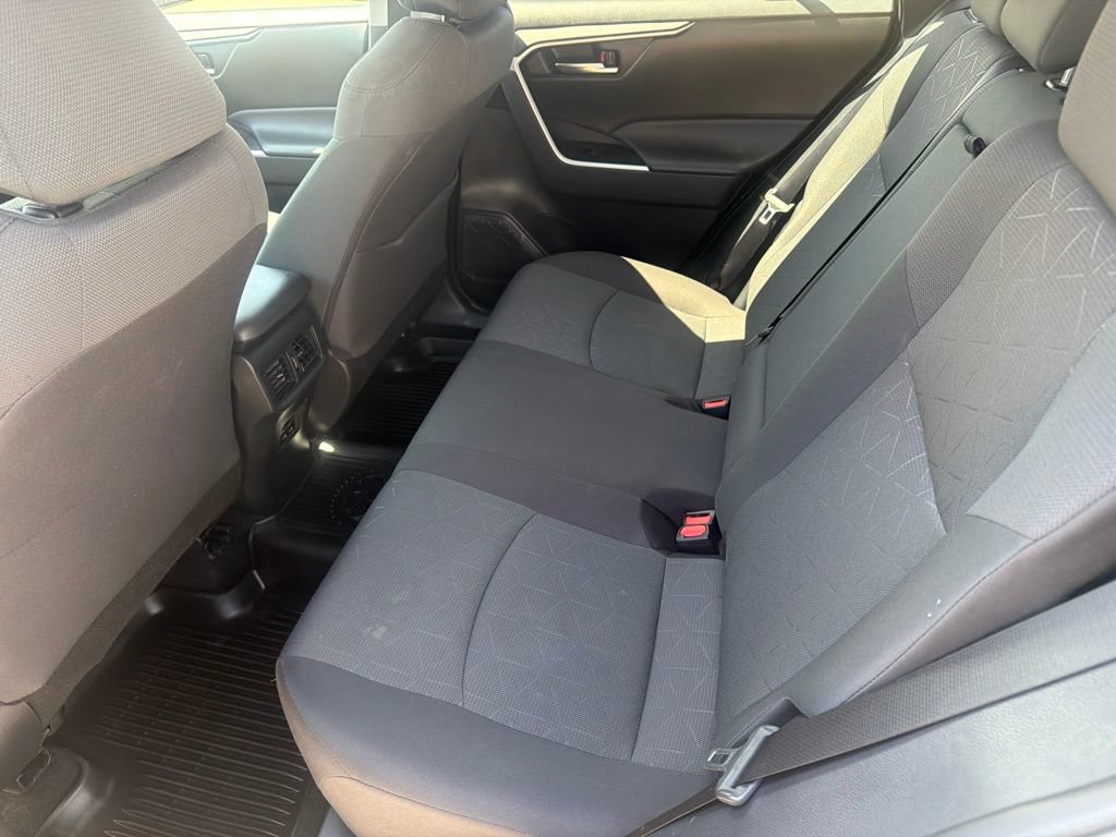 Used 2024 Toyota RAV4 XLE FWD image 25