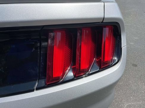 Used 2015 Ford Mustang GT RWD image 34