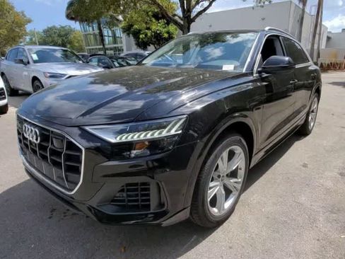 Certified 2023 Audi Q8 Premium Plus w/ Premium Plus Package AWD/4WD image 5