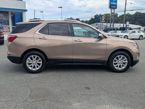 Used 2018 Chevrolet Equinox LT w/ LPO, Floor Liner Package AWD/4WD image 3