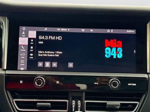 Used 2022 Porsche Macan image 16