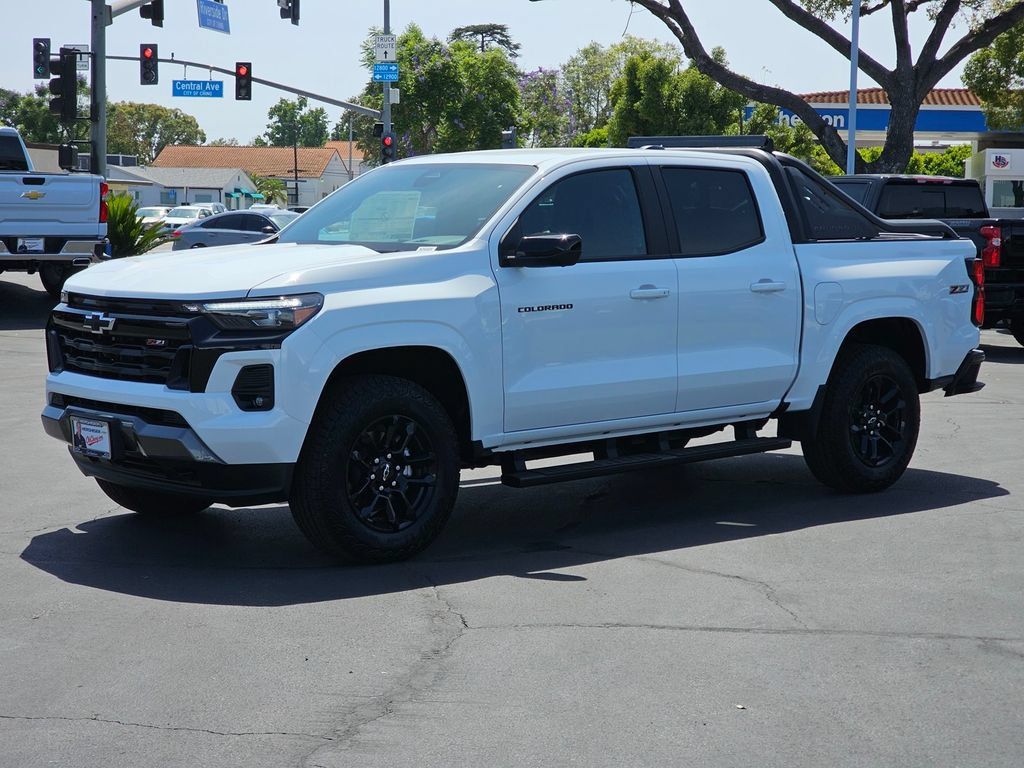 New 2026 Chevrolet Colorado Z71 w/ Midnight Edition AWD/4WD image 3