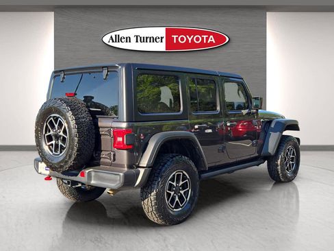 Used 2024 Jeep Wrangler Unlimited Rubicon AWD/4WD image 6