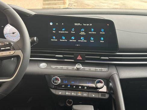 New 2026 Hyundai Elantra Limited FWD image 31