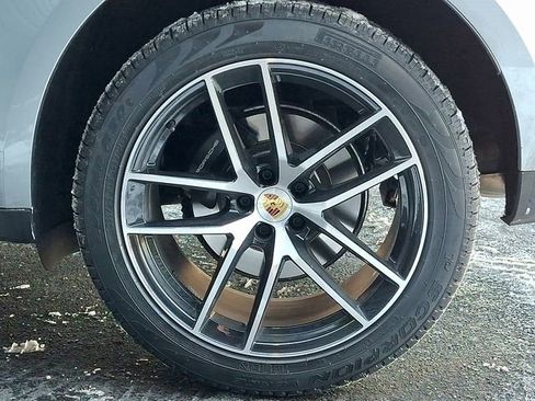 Certified 2026 Porsche Macan image 14