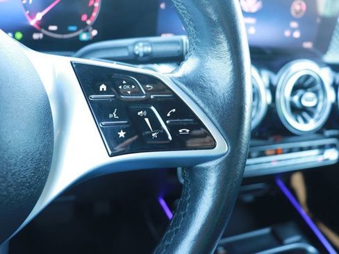 Used 2024 Mercedes-Benz GLB 250 image 20