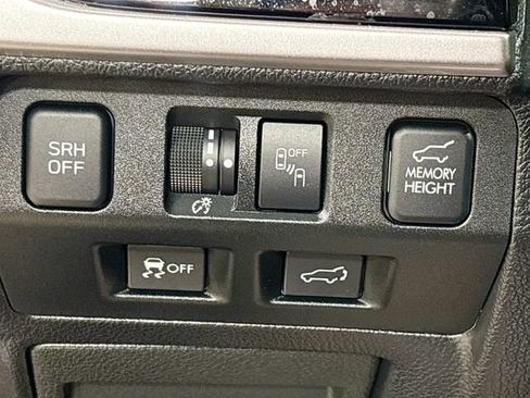 Used 2018 Subaru Forester 2.5i Touring AWD/4WD image 10