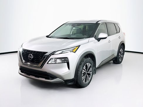 Used 2023 Nissan Rogue SV image 3