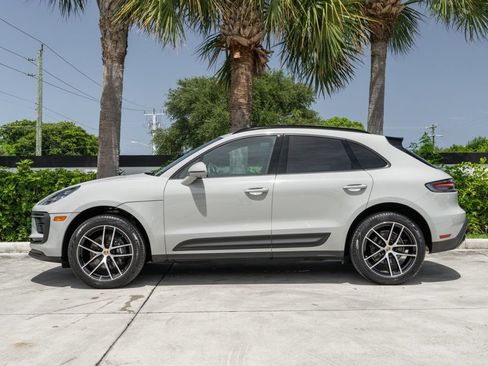 Used 2025 Porsche Macan AWD/4WD image 3