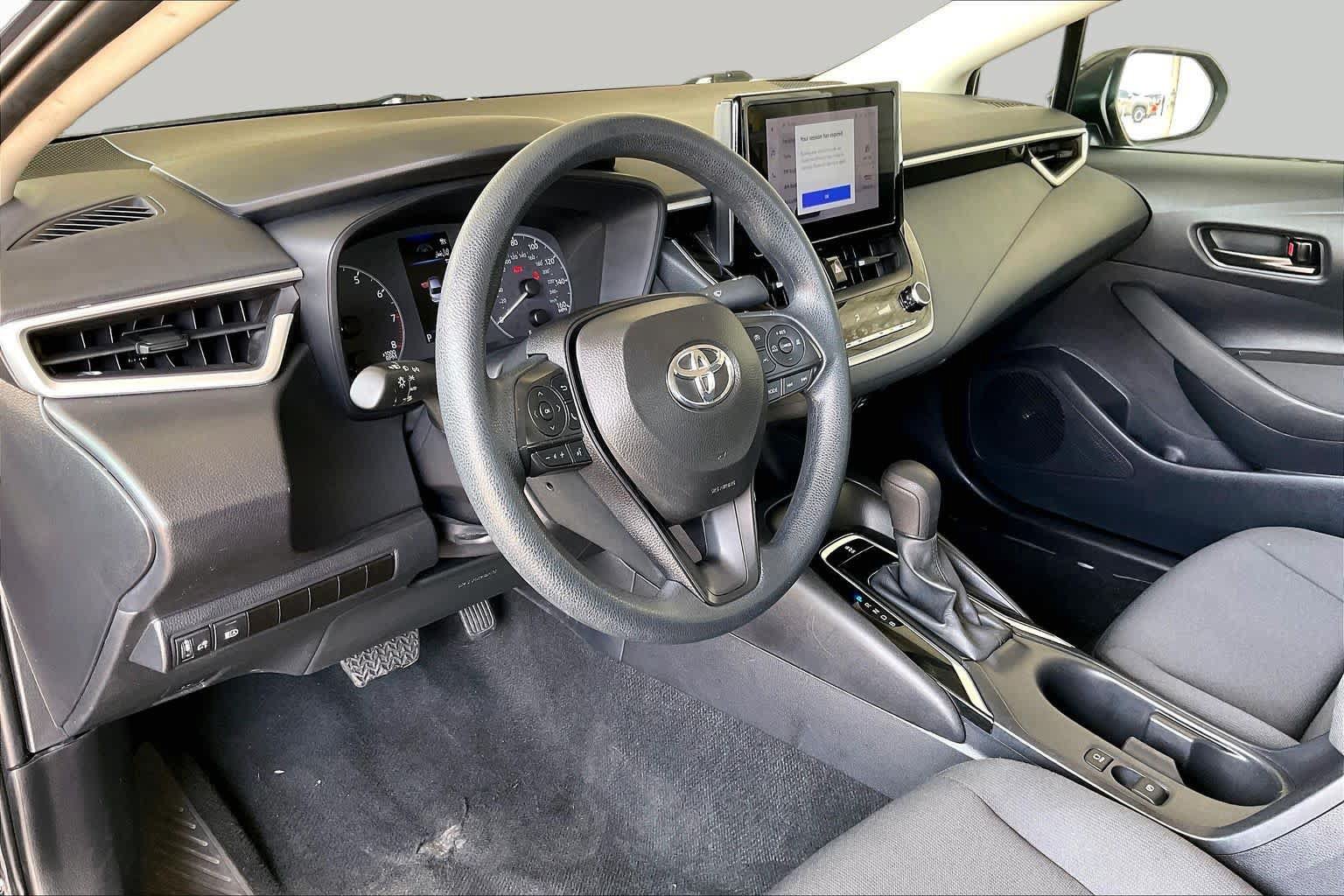 Used 2025 Toyota Corolla LE FWD image 18