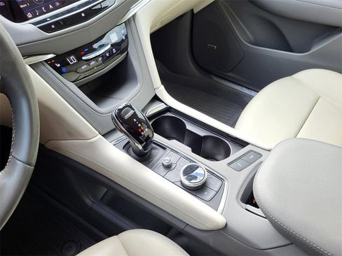 Used 2021 Cadillac XT5 Premium Luxury image 30