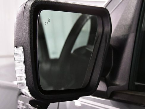 Used 2023 Ford F150 Lightning XLT image 15