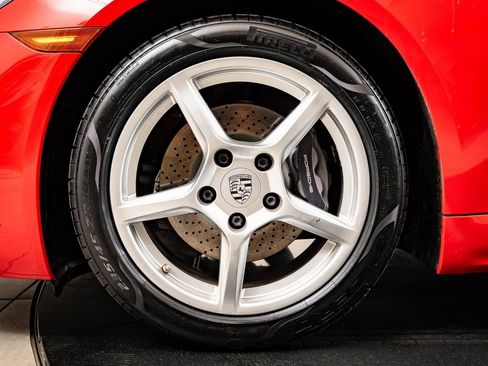 Used 2019 Porsche 718 Boxster image 12