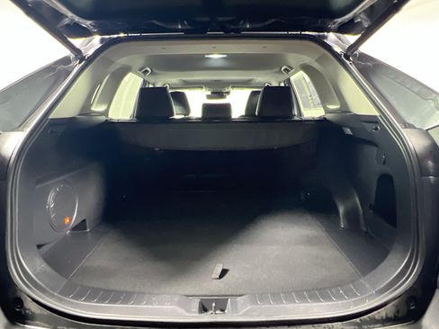 Used 2021 Toyota RAV4 XLE Premium FWD image 33