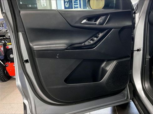 Used 2025 Chevrolet Equinox LT w/ Safety and Technology Package AWD/4WD image 9