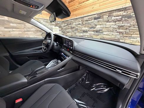 Certified 2023 Hyundai Elantra SEL FWD image 13