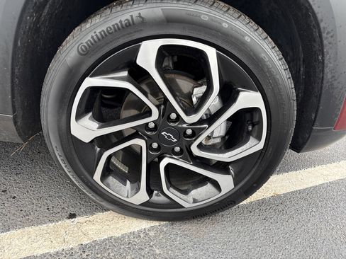 Certified 2024 Chevrolet Trax RS w/ Sunroof Package image 13