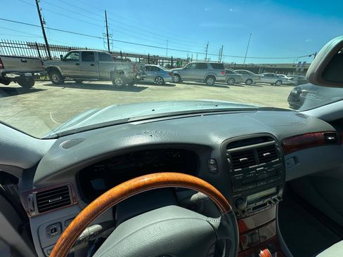 Used 2004 Lexus LS 430 Sedan image 27