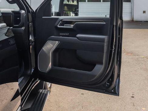 Used 2025 Chevrolet Silverado 1500 High Country w/ High Country Premium Package AWD/4WD image 16