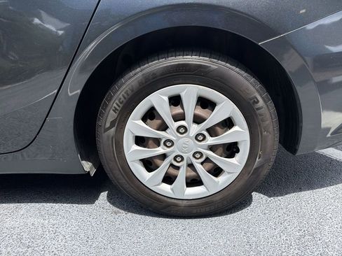 Used 2019 Kia Forte Sedan FWD image 28