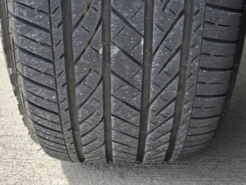 Used 2025 Lexus ES 300h w/ Premium Package image 18