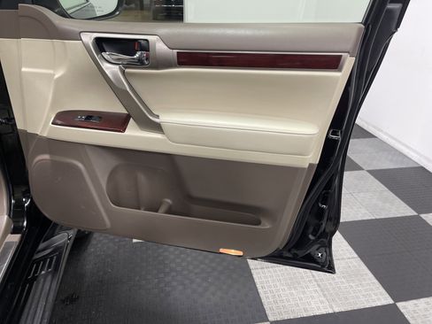 Used 2015 Lexus GX 460 image 25