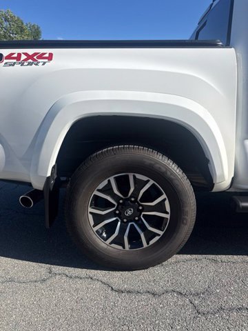 Used 2023 Toyota Tacoma TRD Sport w/ Technology Package AWD/4WD image 11