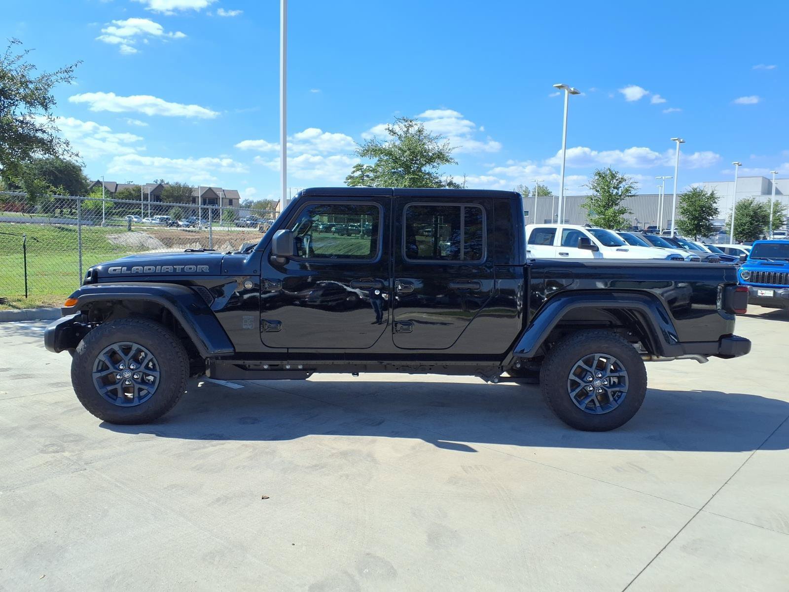 New 2026 Jeep Gladiator Sport AWD/4WD image 8