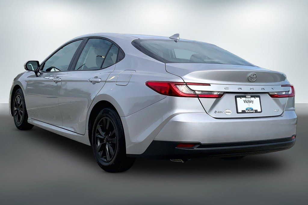 Used 2025 Toyota Camry LE FWD image 12