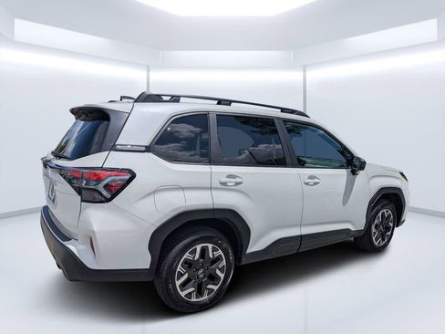 Used 2026 Subaru Forester Premium AWD/4WD image 3