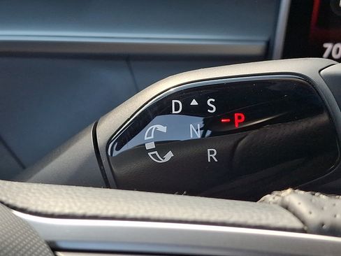 Used 2026 Volkswagen Tiguan SE R-Line AWD/4WD image 15