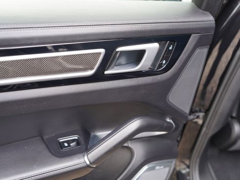 Used 2021 Porsche Cayenne Turbo image 55