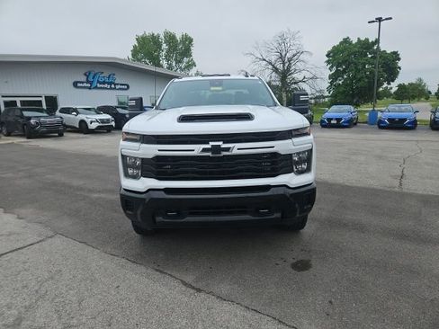 Used 2024 Chevrolet Silverado 2500 Custom w/ Custom Value Package AWD/4WD image 3