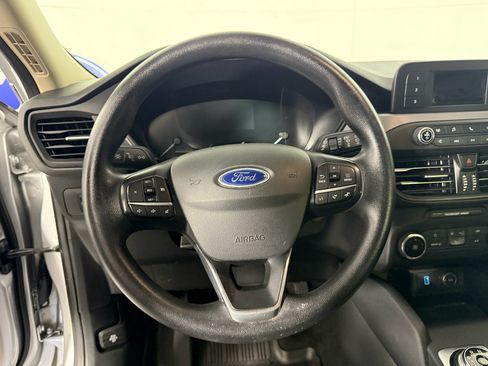 Used 2020 Ford Escape S image 25