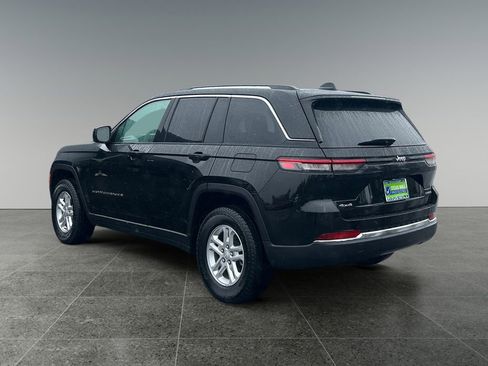 Used 2023 Jeep Grand Cherokee Laredo w/ Trailer Tow Prep Group (B) image 5