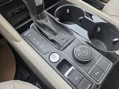 Used 2022 Volkswagen Atlas SE image 28