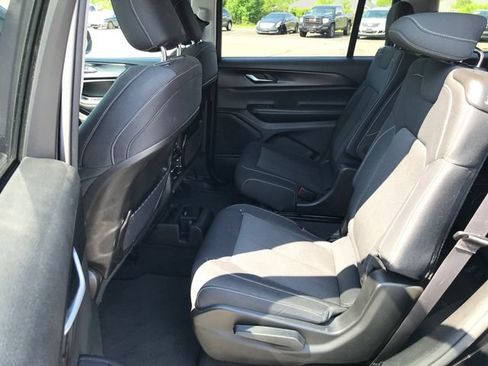 Used 2023 Jeep Grand Cherokee L Laredo RWD image 19