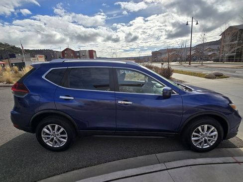 Used 2018 Nissan Rogue SV image 7