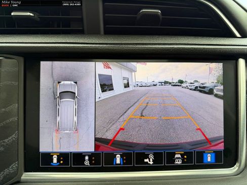 Used 2021 GMC Yukon Denali w/ Denali Ultimate Package AWD/4WD image 29