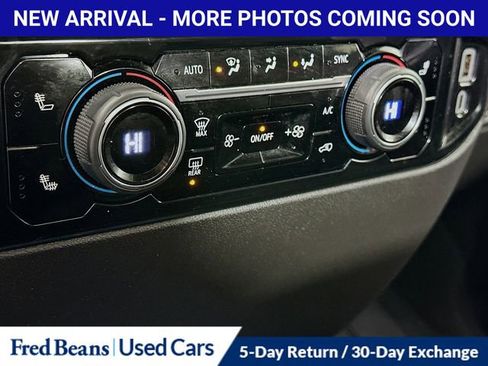 Used 2024 Chevrolet Silverado 1500 LT image 17