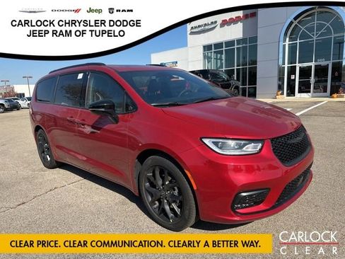 New 2026 Chrysler Pacifica Limited w/ Uconnect Theater Family Group image 2