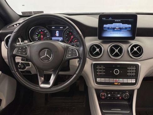 Used 2019 Mercedes-Benz GLA 250 4MATIC image 25