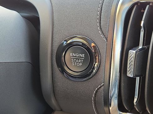 Used 2025 Ford Expedition Max Platinum AWD/4WD image 30