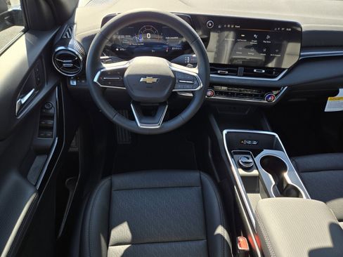 New 2026 Chevrolet Equinox LT w/ Convenience Package II image 9