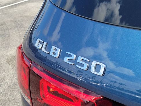 Certified 2022 Mercedes-Benz GLB 250 GLB 250 image 7