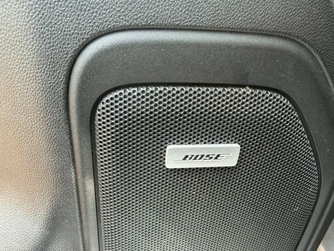 Used 2022 Chevrolet Silverado 1500 LTZ w/ LTZ Premium Package AWD/4WD image 8