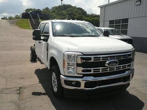 New 2026 Ford F350 XLT AWD/4WD image 3