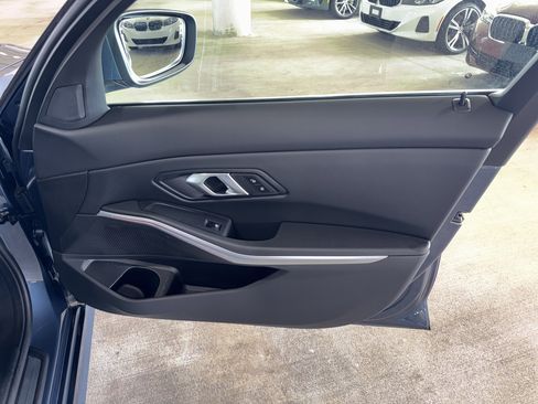 Used 2025 BMW 330i Sedan image 9