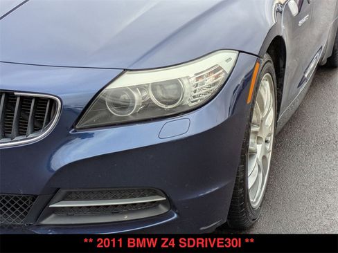 Used 2011 BMW Z4 sDrive30i image 11