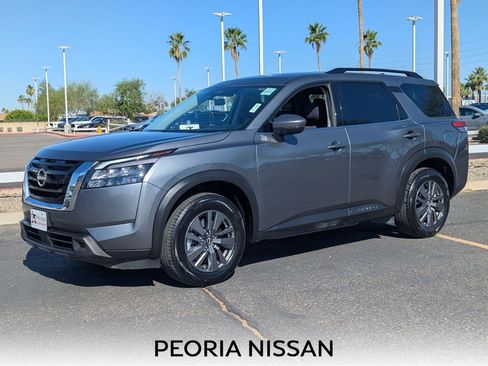 Certified 2025 Nissan Pathfinder SV FWD image 1